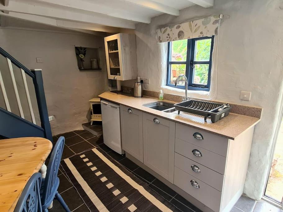 Mill Cottage Garden Annexe نيوتن أبوت المظهر الخارجي الصورة